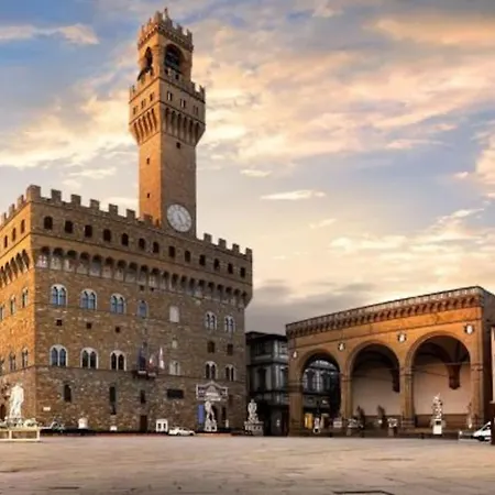 La Musa Di Via Dante Firenze