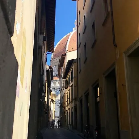 La Musa Di Via Dante *