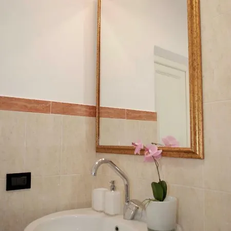 La Musa Di Via Dante Apartament *